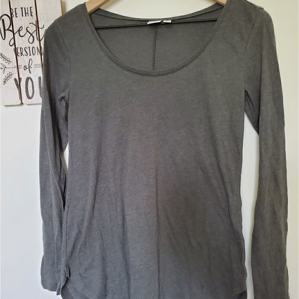 BP Women's XS Gray Hi Low Scoop Neck Long Sleeve Shirt